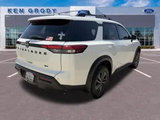 Nissan Pathfinder 2023 SV 4dr SUV