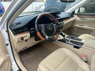 Lexus ES 300h 2014 4dr Sedan