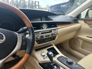 Lexus ES 300h 2014 4dr Sedan