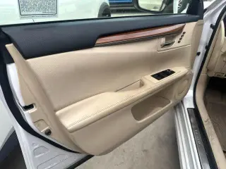 Lexus ES 300h 2014 4dr Sedan