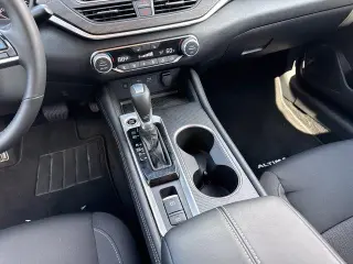 Nissan Altima 2025 2.5 SV 4dr Sedan