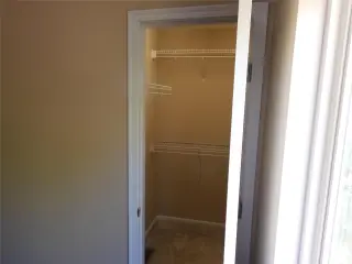 Propiedad en alquiler con 4 habitaciones y 2.5 baños en Florencia