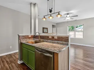 Propiedad en alquiler con 2 habitaciones y 2 baños en Raleigh