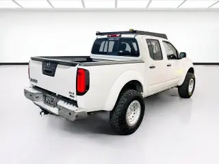 Nissan Frontier 2019 4x4 SV 4dr Crew Cab 5 ft. SB 6M