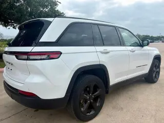 Jeep Grand Cherokee 2023 4x4 Laredo X 4dr SUV