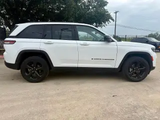 Jeep Grand Cherokee 2023 4x4 Laredo X 4dr SUV