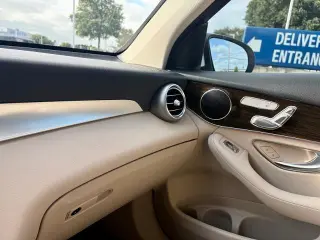 Mercedes-Benz GLC 2021 GLC 300 4dr SUV