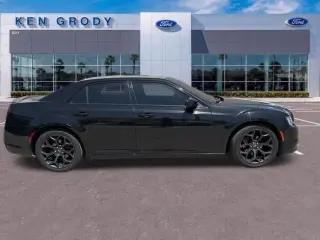 Chrysler 300 2019 S 4dr Sedan