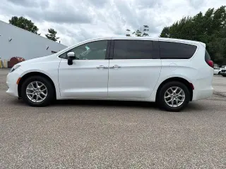 Chrysler Voyager 2023 LX 4dr Mini-Van