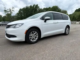 Chrysler Voyager 2023 LX 4dr Mini-Van