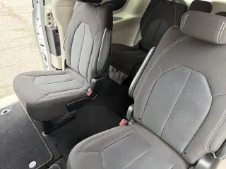 Chrysler Voyager 2023 LX 4dr Mini-Van