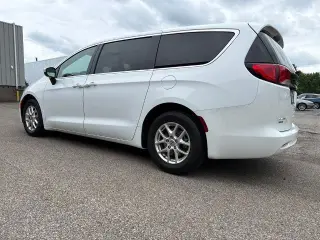 Chrysler Voyager 2023 LX 4dr Mini-Van