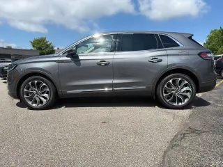 Lincoln Nautilus 2023 AWD Reserve 4dr SUV