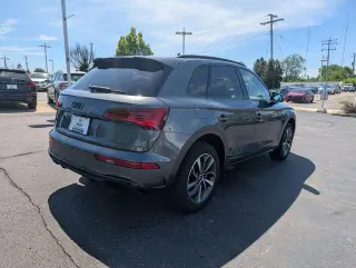 Audi Q5 2024 AWD quattro S line Premium 45 TFSI 4dr SUV