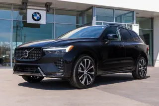 Volvo XC60 2024 AWD B5 Plus Dark Theme 4dr SUV