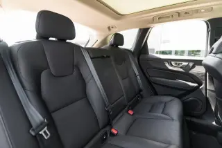 Volvo XC60 2024 AWD B5 Plus Dark Theme 4dr SUV