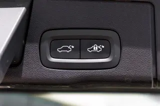 Volvo XC60 2024 AWD B5 Plus Dark Theme 4dr SUV