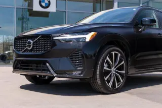Volvo XC60 2024 AWD B5 Plus Dark Theme 4dr SUV