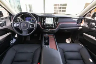 Volvo XC60 2024 AWD B5 Plus Dark Theme 4dr SUV