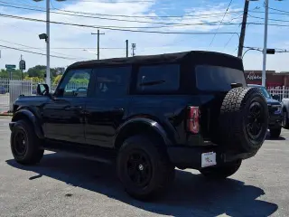 Ford Bronco 2022 4x4 Base 4dr SUV