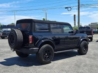Ford Bronco 2022 4x4 Base 4dr SUV