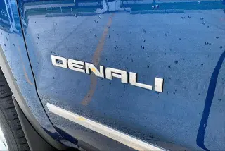 GMC Sierra 1500 2017 4x4 Denali 4dr Crew Cab 5.8 ft. SB