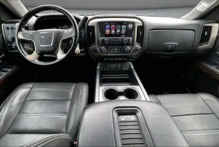 GMC Sierra 1500 2017 4x4 Denali 4dr Crew Cab 5.8 ft. SB