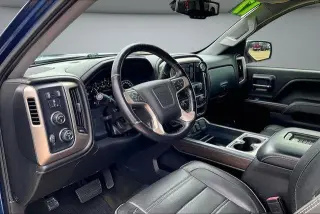 GMC Sierra 1500 2017 4x4 Denali 4dr Crew Cab 5.8 ft. SB