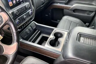 GMC Sierra 1500 2017 4x4 Denali 4dr Crew Cab 5.8 ft. SB
