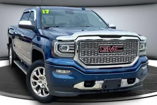 GMC Sierra 1500 2017 4x4 Denali 4dr Crew Cab 5.8 ft. SB