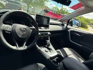 Toyota RAV4 2021 AWD Limited 4dr SUV