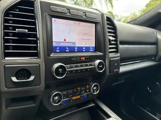 Ford Expedition 2021 4x2 XLT 4dr SUV