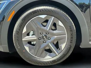 Kia EV6 2025 Light Long Range 4dr Crossover