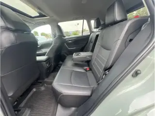 Toyota RAV4 2023 XLE Premium 4dr SUV