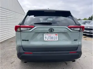 Toyota RAV4 2023 XLE Premium 4dr SUV