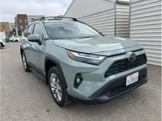 Toyota RAV4 2023 XLE Premium 4dr SUV
