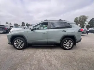 Toyota RAV4 2023 XLE Premium 4dr SUV