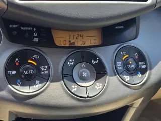 Toyota RAV4 2009 4x4 Limited 4dr SUV V6