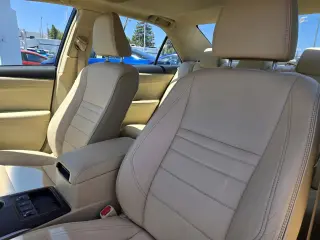 Toyota Camry Hybrid 2016 SE 4dr Sedan