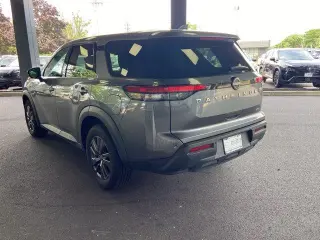Nissan Pathfinder 2022 AWD S 4dr SUV