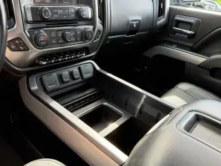 Chevrolet Silverado 2500HD 2015 4x4 LTZ 4dr Crew Cab SB