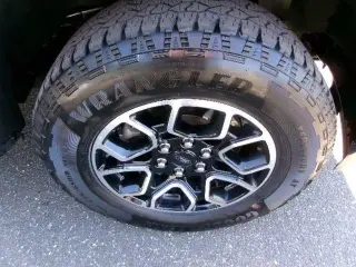 Ford F-150 2022 4x4 Lariat 4dr SuperCrew 5.5 ft. SB