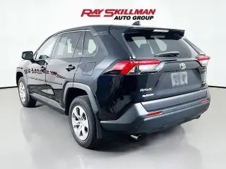 Toyota RAV4 2022 AWD LE 4dr SUV