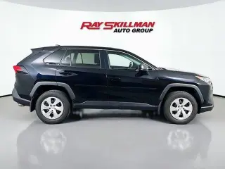 Toyota RAV4 2022 AWD LE 4dr SUV