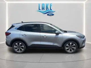 Ford Escape 2023 AWD Platinum 4dr SUV