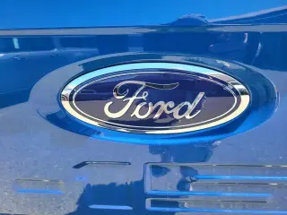 Ford F-150 2023 4x2 XL 4dr SuperCrew 5.5 ft. SB