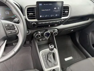 Hyundai VENUE 2025 SEL 4dr Crossover