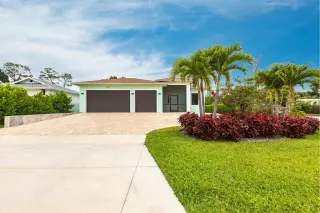 Propiedad en alquiler con 4 habitaciones y 4 baños en Bonita Springs