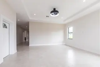 Propiedad en alquiler con 4 habitaciones y 4 baños en Bonita Springs