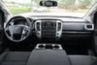 2017 Nissan Titan
